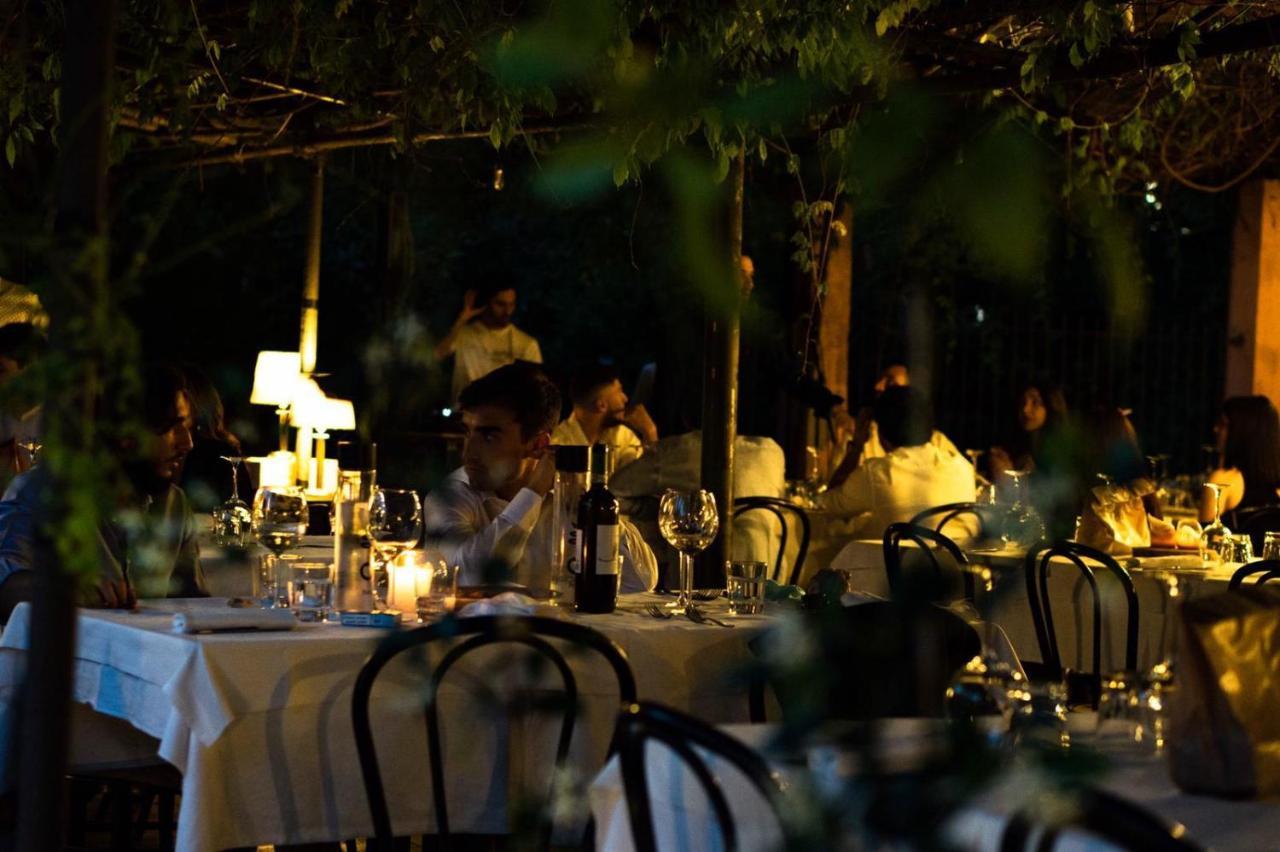 Amare Ristorante Locanda Certosa di Pavia Kültér fotó